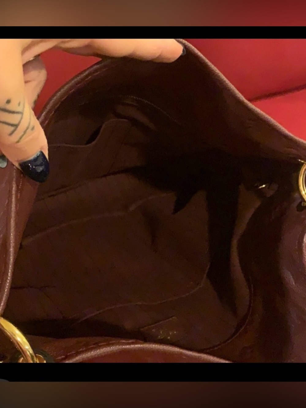 Louis Vuitton Burgundy Artsy MM Hobo Bag - Picture 5 of 7